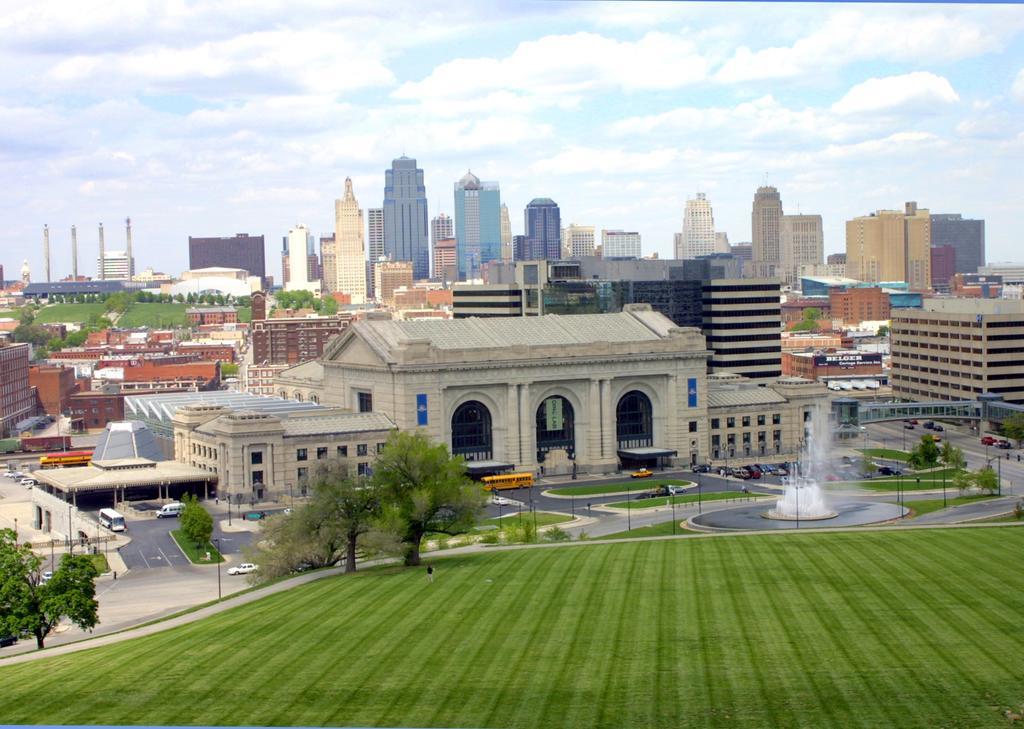 Residence Inn Kansas City Downtown/Union Hill Exteriör bild